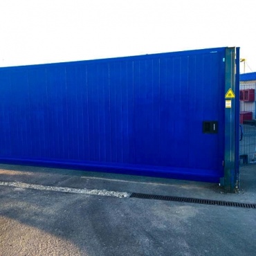 Откатные ворота механические промышленные 2600x1700