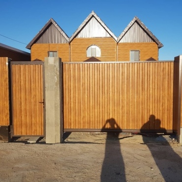 Ворота на дачу откатные из сендвич-панели 3400x2400